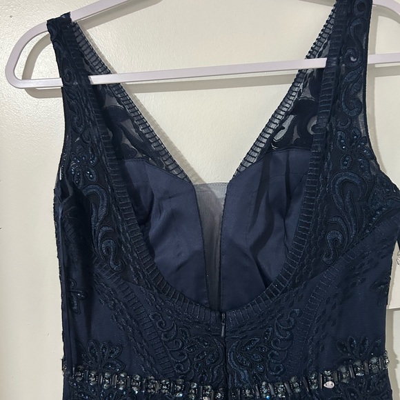 Elegant‎ Navy Blue Evening Gown - Picture 7 of 15